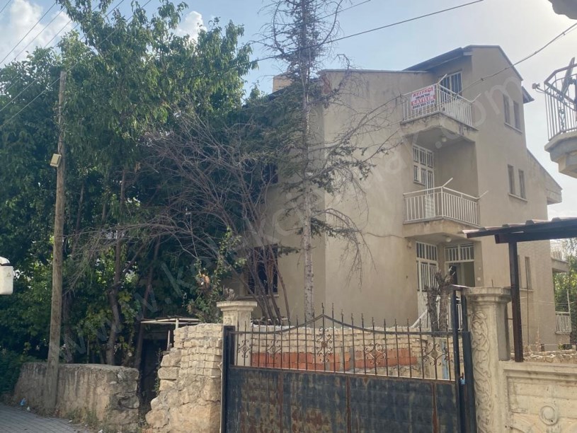 ETEM KELEKÇİ MAHALLESİ ÖZBEK SOKAKTA 4 KATLI BİNA