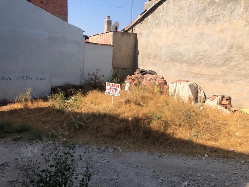 ALACA MAHALLESİNDE İSTASYON CADDESİNE YAKIN ARSA