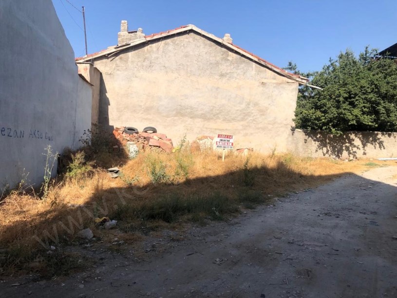 ALACA MAHALLESİNDE İSTASYON CADDESİNE YAKIN ARSA