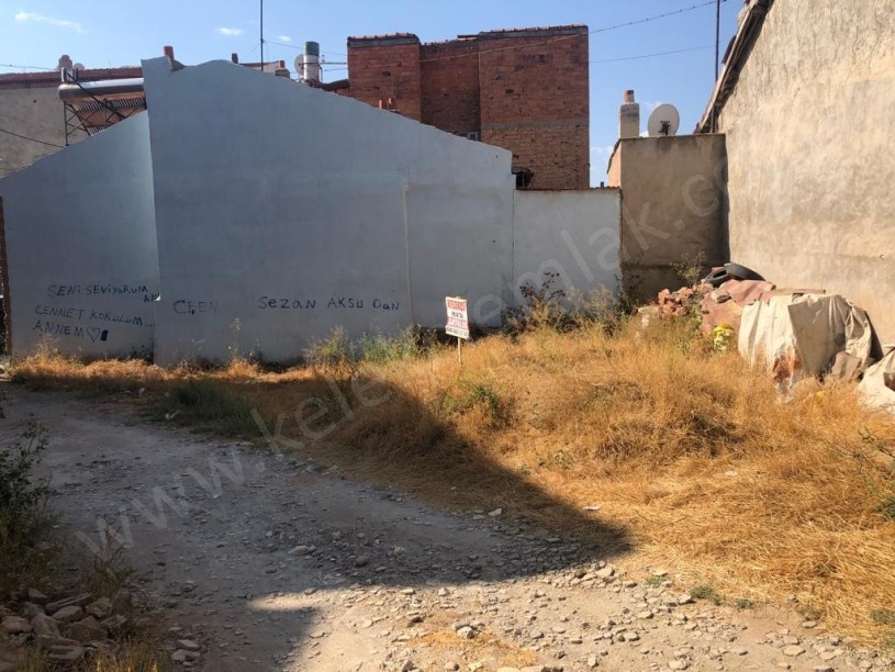 ALACA MAHALLESİNDE İSTASYON CADDESİNE YAKIN ARSA