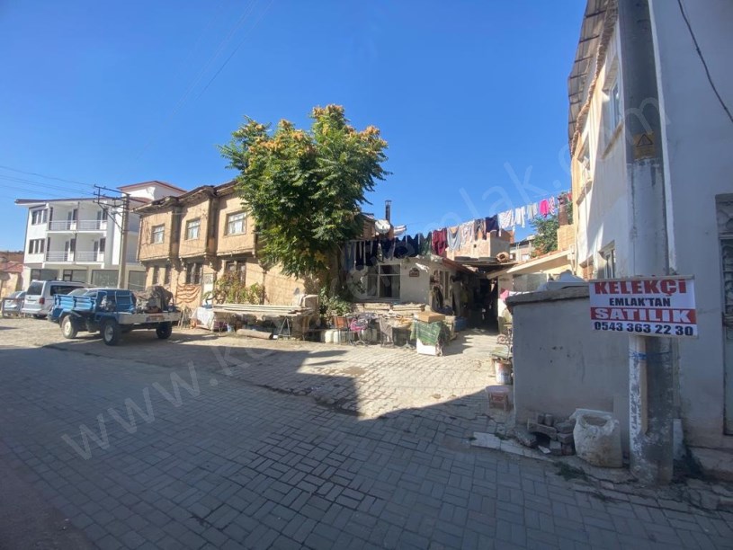 LALA SİNANPAŞA MAHALLESİNDE ARSA