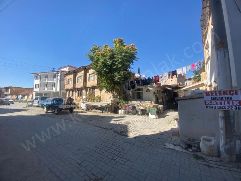 LALA SİNANPAŞA MAHALLESİNDE ARSA