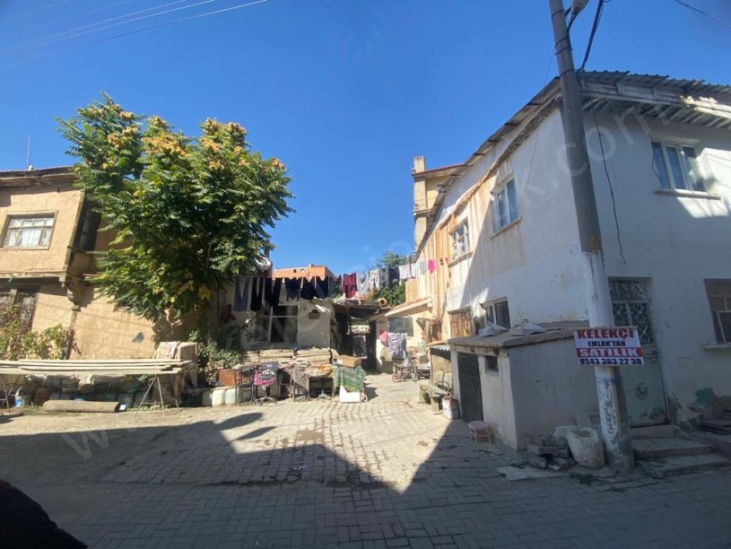 LALA SİNANPAŞA MAHALLESİNDE ARSA