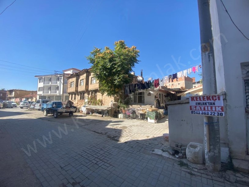LALA SİNANPAŞA MAHALLESİNDE ARSA