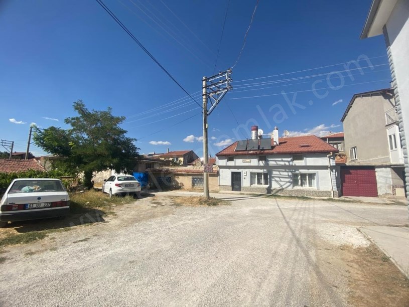 ERKMENDE KÖŞE PARSEL ARSA