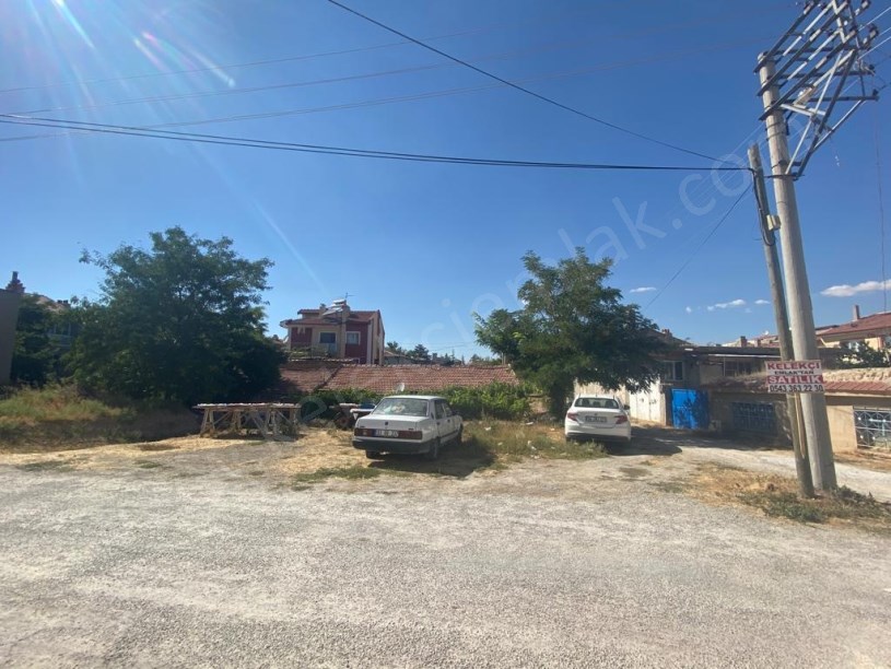 ERKMENDE KÖŞE PARSEL ARSA