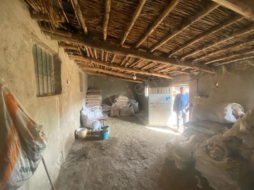 BOLTAŞIN ARKASINDA ÇİFTLİK