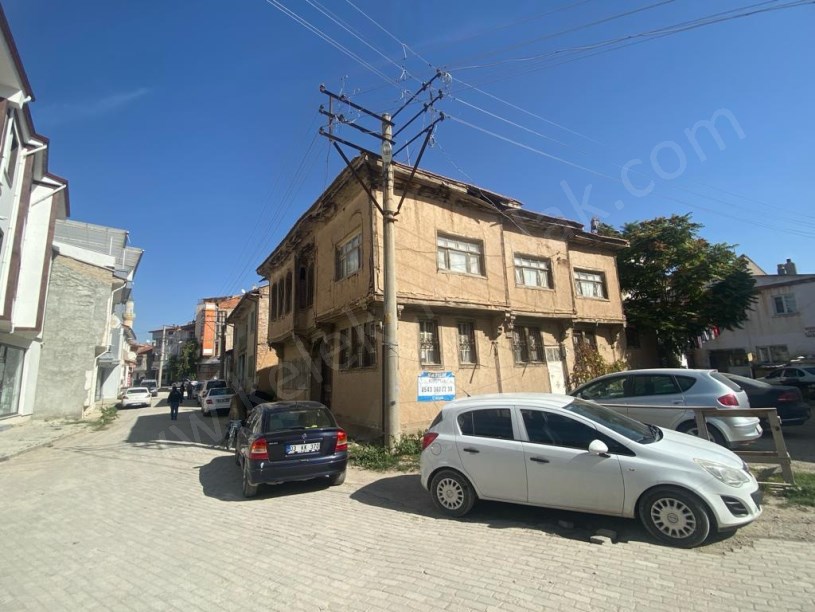 LALASİNANPAŞA MAHALLESİNDE KÖŞE BAŞINDA MÜSTAKİL EV