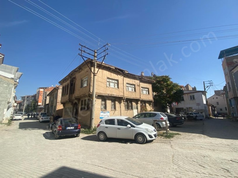 LALASİNANPAŞA MAHALLESİNDE KÖŞE BAŞINDA MÜSTAKİL EV