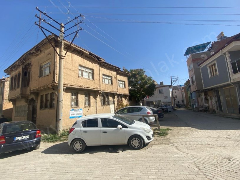 LALASİNANPAŞA MAHALLESİNDE KÖŞE BAŞINDA MÜSTAKİL EV