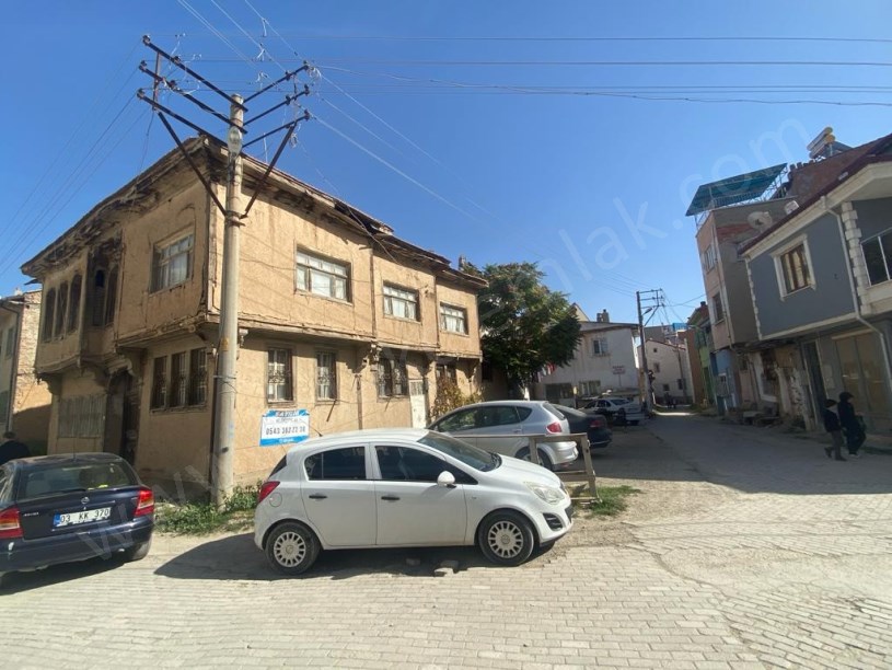 LALASİNANPAŞA MAHALLESİNDE KÖŞE BAŞINDA MÜSTAKİL EV