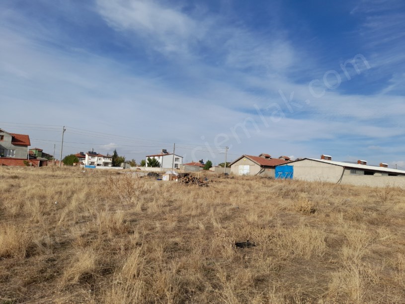 KALE MAHALLESİ CANDAROĞLU SOKAKTA 2 ADET ARSA