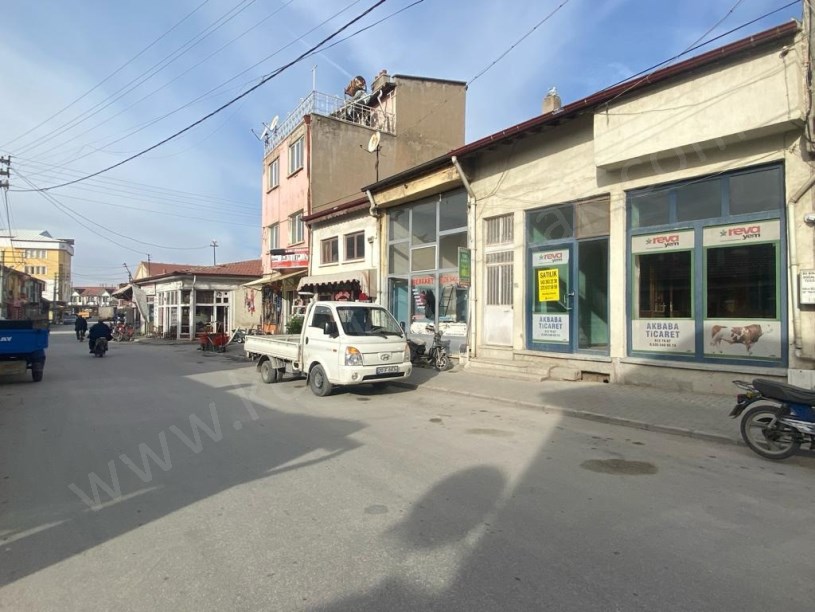 ZAFER CADDESİNDE SATILIK VEYA KİRALIK  DÜKKAN