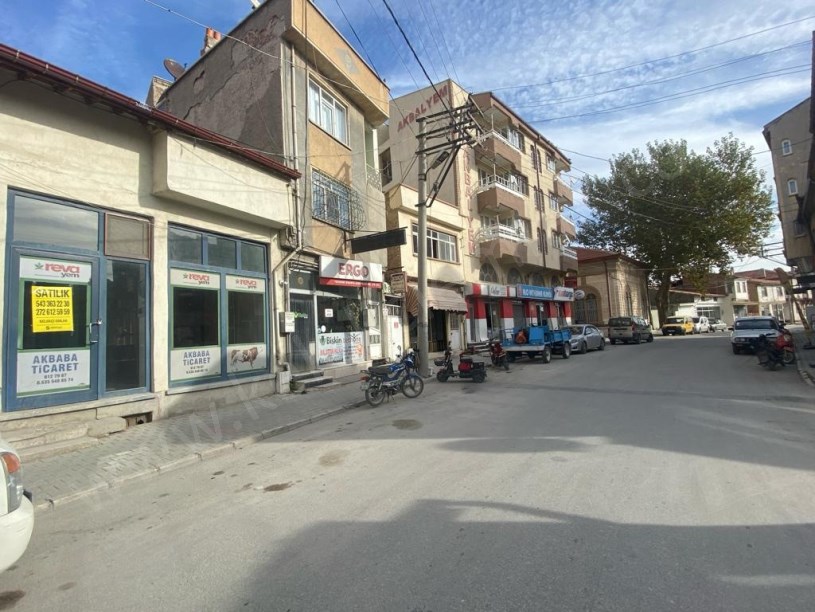 ZAFER CADDESİNDE SATILIK VEYA KİRALIK  DÜKKAN