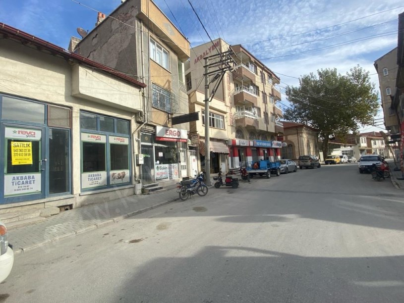 ZAFER CADDESİNDE SATILIK VEYA KİRALIK  DÜKKAN