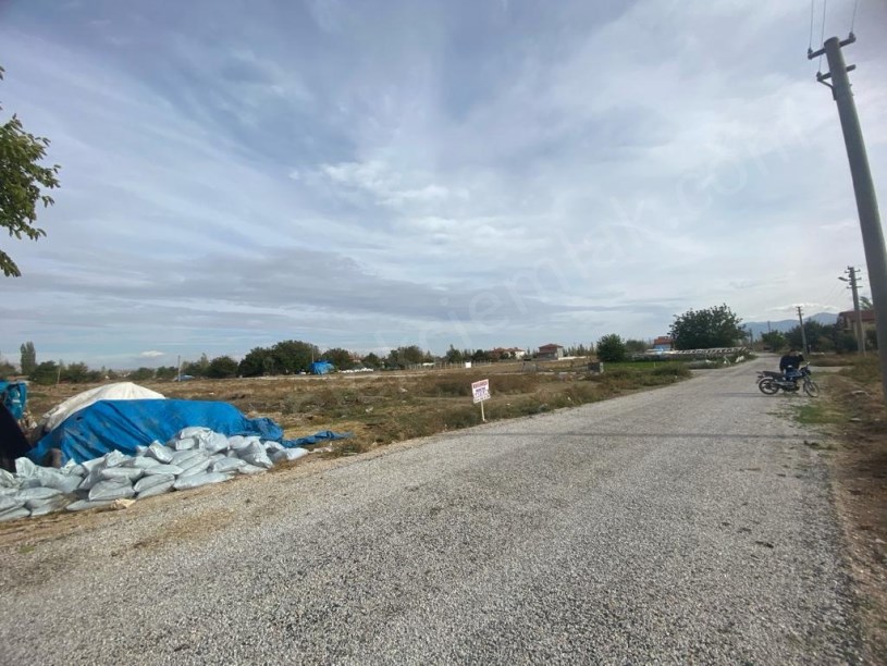 KIRKGÖZ ANA OKULU ARKASINDA ARSA