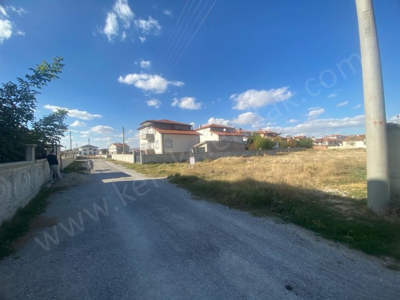 SELÇUKLU MAHALLESİ BAKIR SOKAKTA  GÜNEY CEPHELİ ARSA