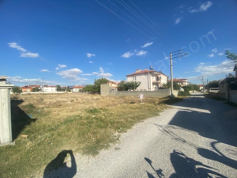 SELÇUKLU MAHALLESİ BAKIR SOKAKTA  GÜNEY CEPHELİ ARSA