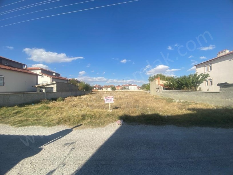 SELÇUKLU MAHALLESİ BAKIR SOKAKTA  GÜNEY CEPHELİ ARSA
