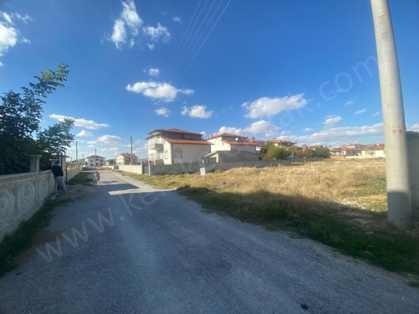 SELÇUKLU MAHALLESİ BAKIR SOKAKTA  GÜNEY CEPHELİ ARSA