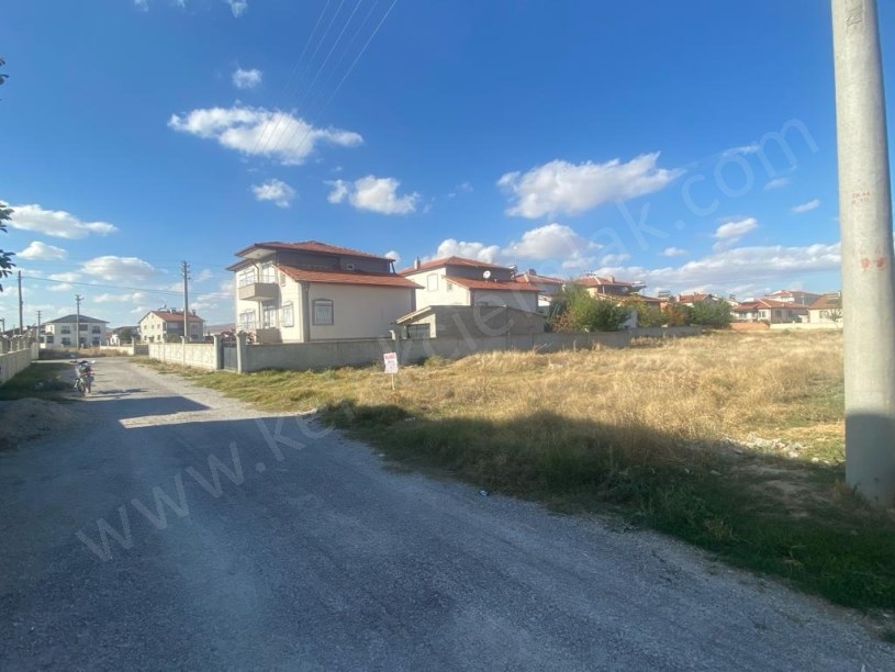 SELÇUKLU MAHALLESİ BAKIR SOKAKTA  GÜNEY CEPHELİ ARSA
