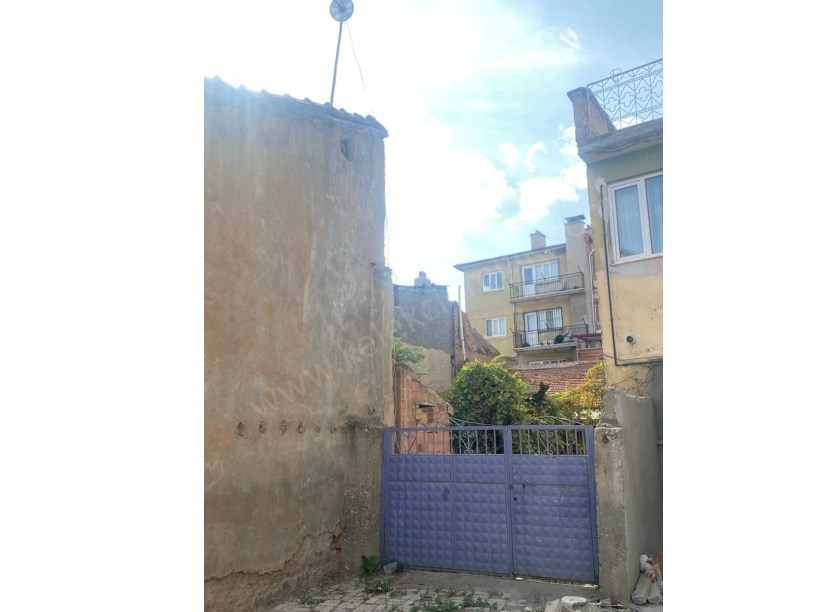 HACI HALİFE MAHALLESİNDE  ARSA