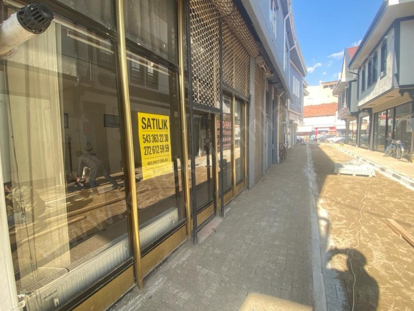ÇARŞI MERKEZDE SATILIK  DÜKKAN