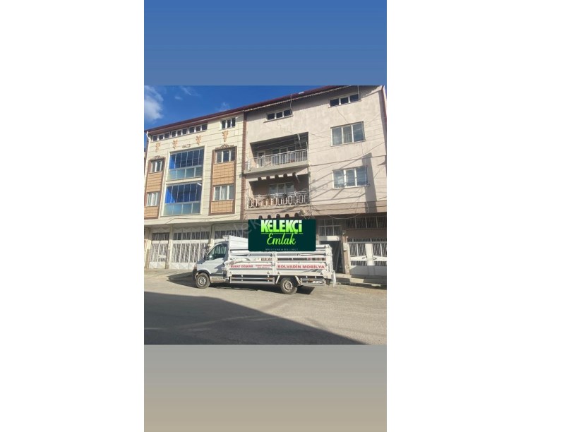 PERŞEMBE PAZARINDA DÜKKAN+MESKEN