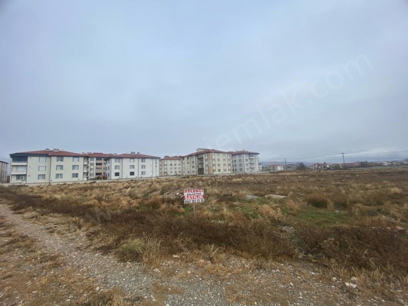 KONAK MAHALLESİNDE BATI CEPHELİ ARSA
