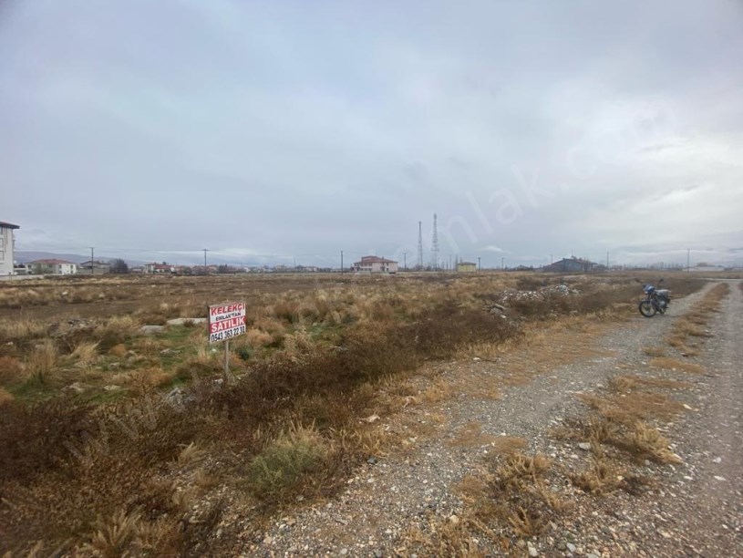KONAK MAHALLESİNDE BATI CEPHELİ ARSA