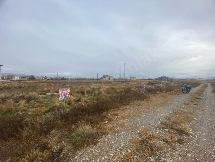 KONAK MAHALLESİNDE BATI CEPHELİ ARSA