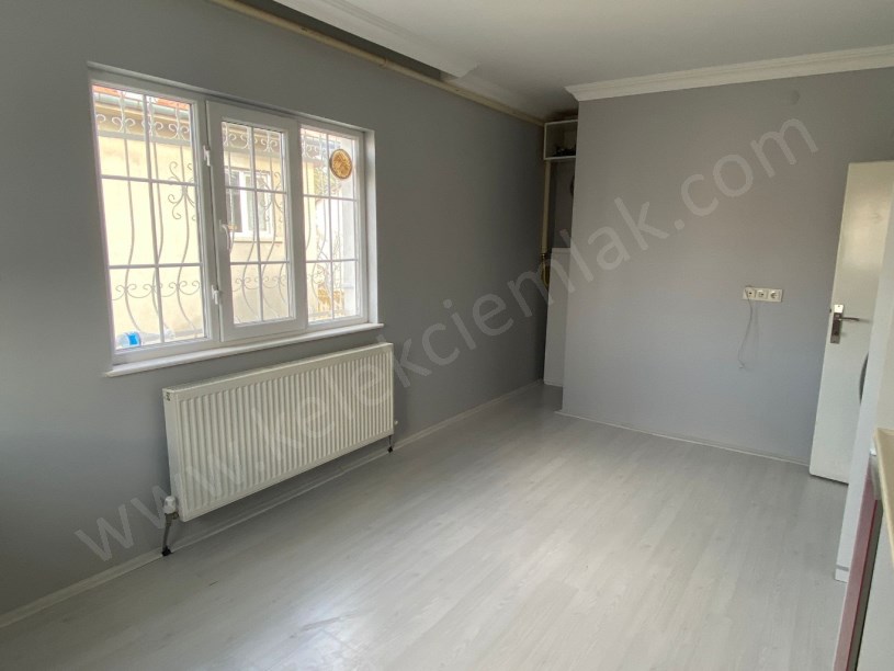 FATİH MAHALLESİ VEZİR SOKAKTA 2 KATLI MÜSTAKİL BİNA