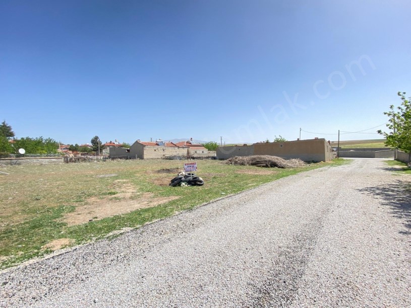 KALE MAHALLESİ EYVAZ SOKAKTA GÜNEY CEPHELİ ARSA