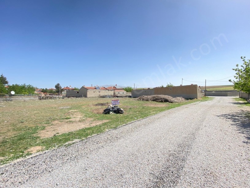 KALE MAHALLESİ EYVAZ SOKAKTA GÜNEY CEPHELİ ARSA