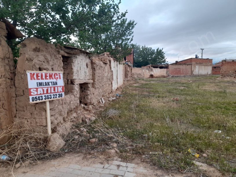 AKÇEŞME OKULU YANINDA ARSA