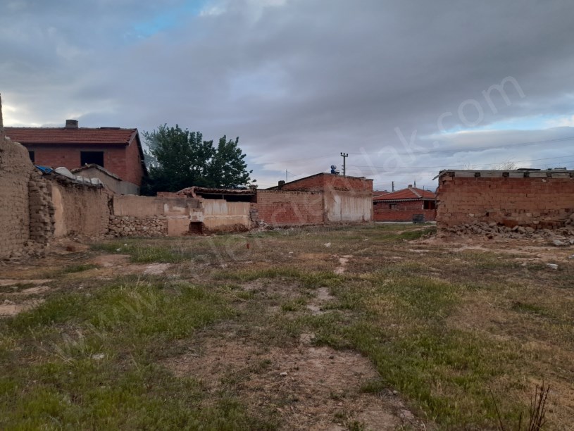 AKÇEŞME OKULU YANINDA ARSA