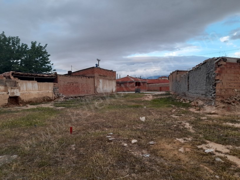 AKÇEŞME OKULU YANINDA ARSA
