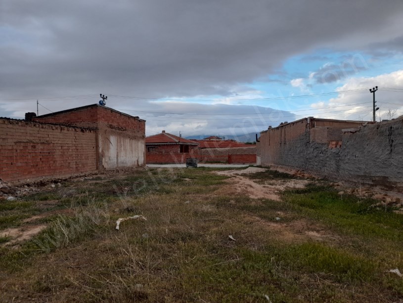 AKÇEŞME OKULU YANINDA ARSA