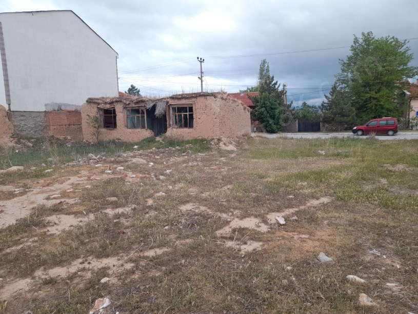 AKÇEŞME OKULU YANINDA ARSA