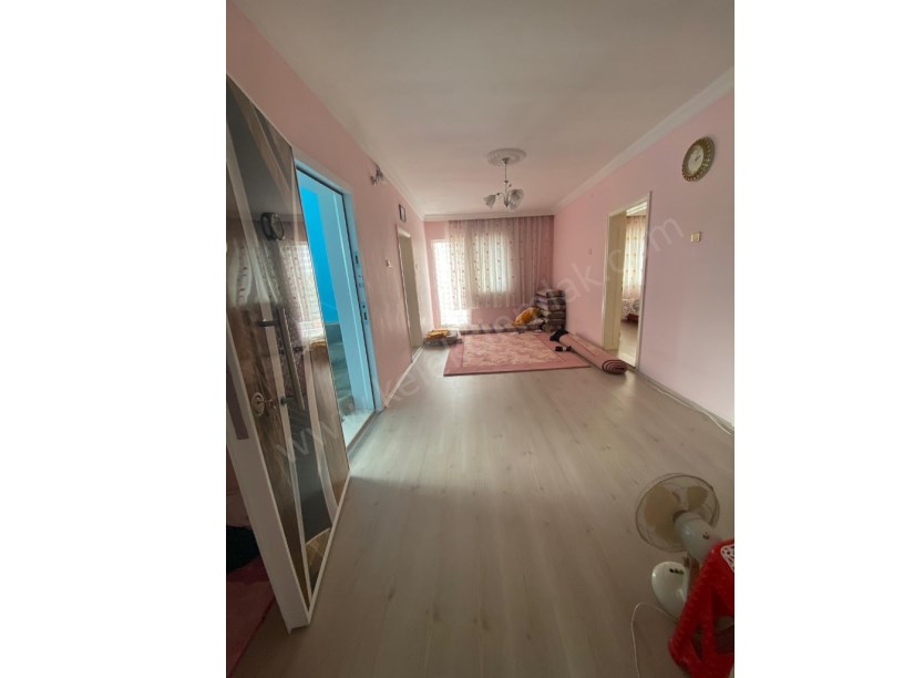 MÜSLÜMANA MAHALLESİ ATATÜRK CADDESİNDE 3 KATLI BİNA