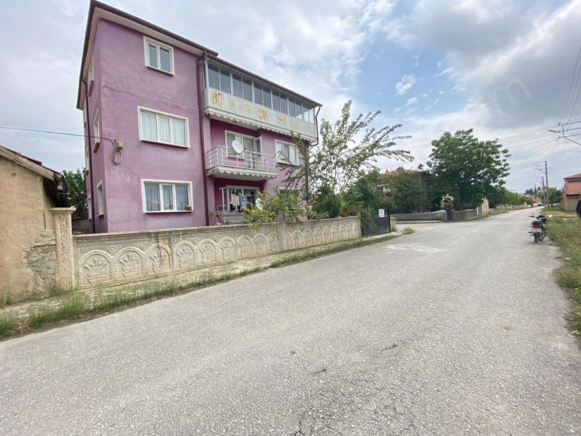 MÜSLÜMANA MAHALLESİ ATATÜRK CADDESİNDE 3 KATLI BİNA