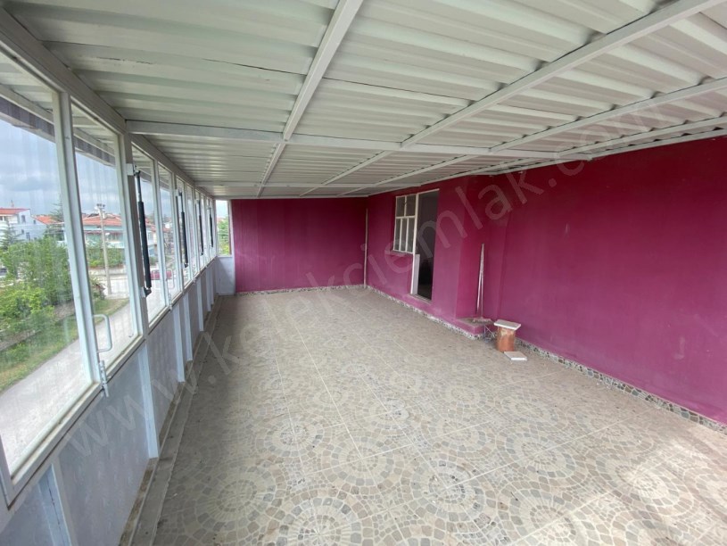 MÜSLÜMANA MAHALLESİ ATATÜRK CADDESİNDE 3 KATLI BİNA