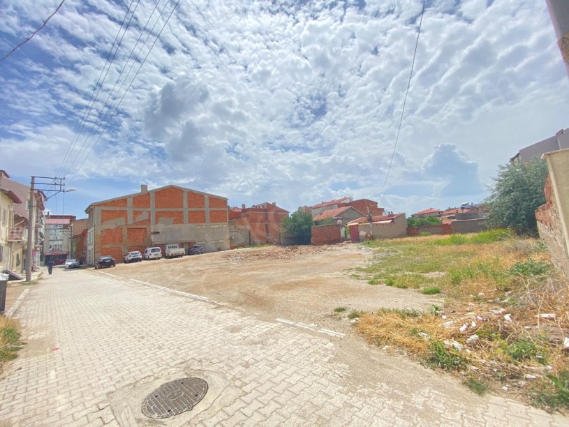 ALACA MAHALLESİNDE SATILIK ARSA