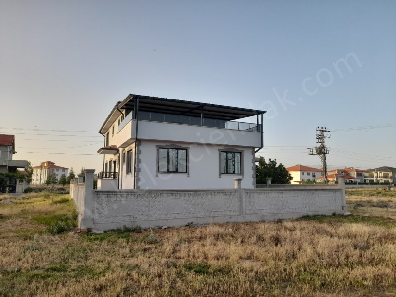 SELÇUKLU MAHALLESİ VİŞNE SOKAKTA  LÜKS VİLLA