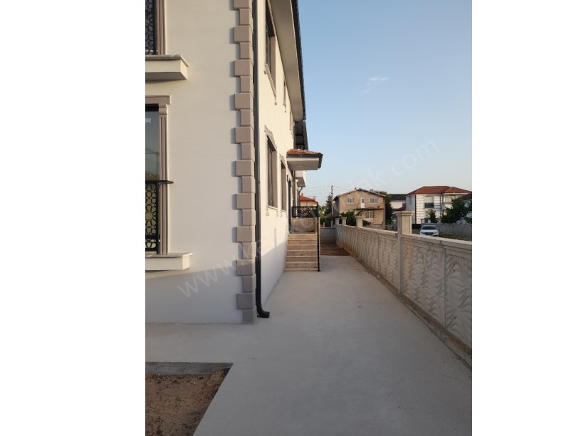 SELÇUKLU MAHALLESİ VİŞNE SOKAKTA  LÜKS VİLLA