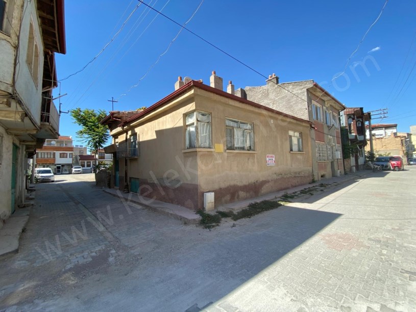 BEKİRAĞA MAHALLESİ HACI AHMET CADDESİNDE  ARSA