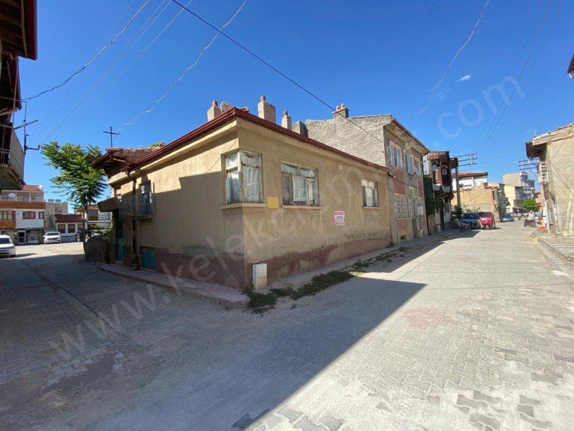 BEKİRAĞA MAHALLESİ HACI AHMET CADDESİNDE  ARSA