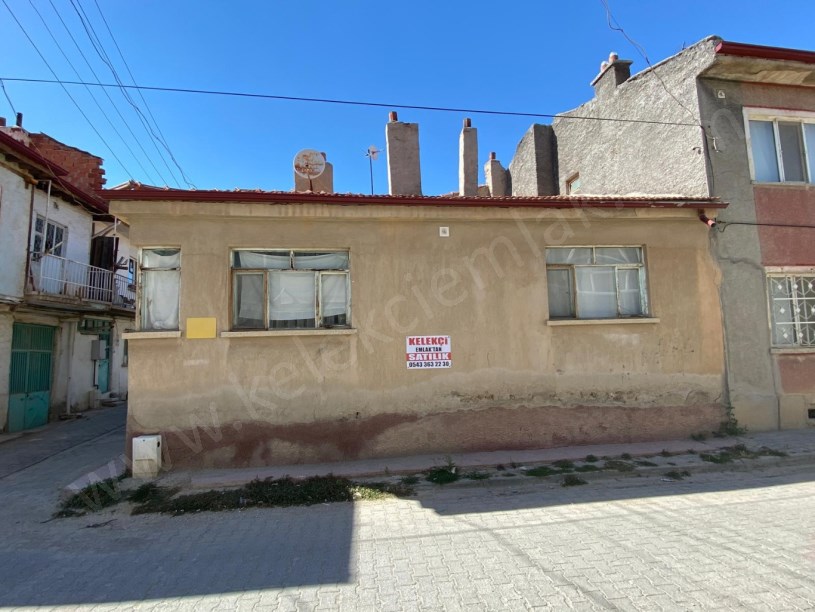 BEKİRAĞA MAHALLESİ HACI AHMET CADDESİNDE  ARSA