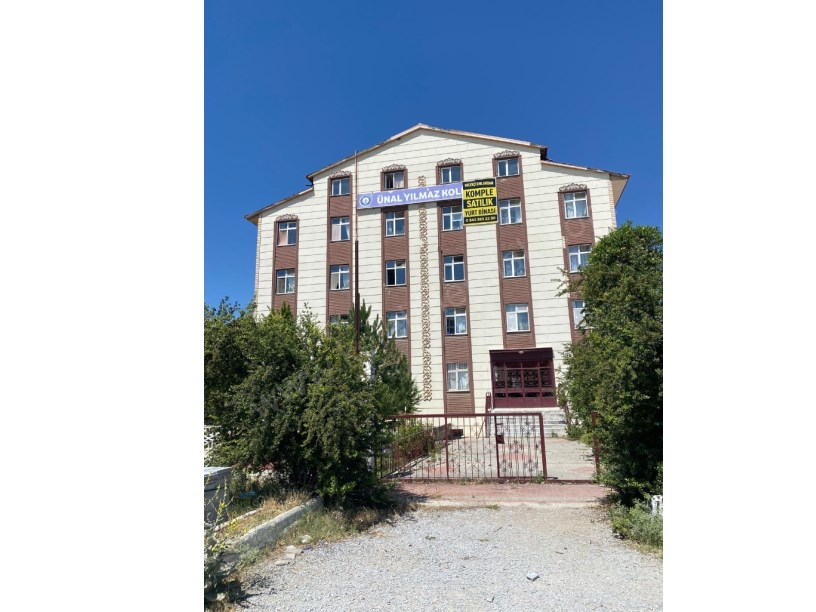SELÇUKLU MAHALLESİNDE SATILIK YURT BİNASI