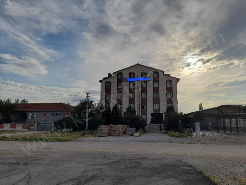 SELÇUKLU MAHALLESİNDE SATILIK YURT BİNASI